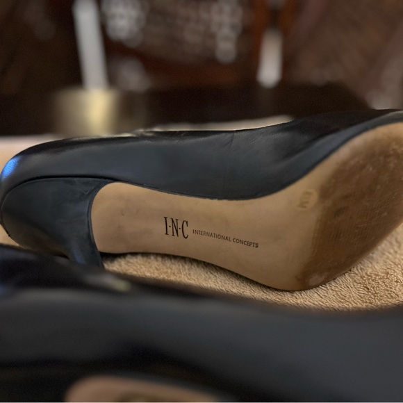 Black pumps - Picture 8 of 8